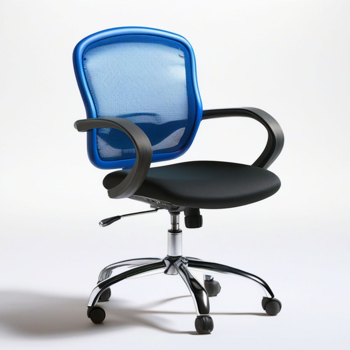 Drehstuhl mit Armlehnen, Netzrücken in Blau/Schwarz, 60 x 60 x 92–102 cm